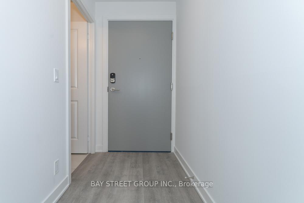 Photo 5 of Unit 1005 B, 50 Upper Mall Way, Vaughan, Brownridge — HOMEH