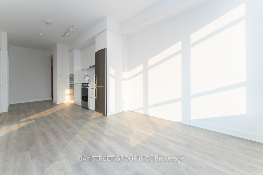 Photo 7 of Unit 1005 B, 50 Upper Mall Way, Vaughan, Brownridge — HOMEH