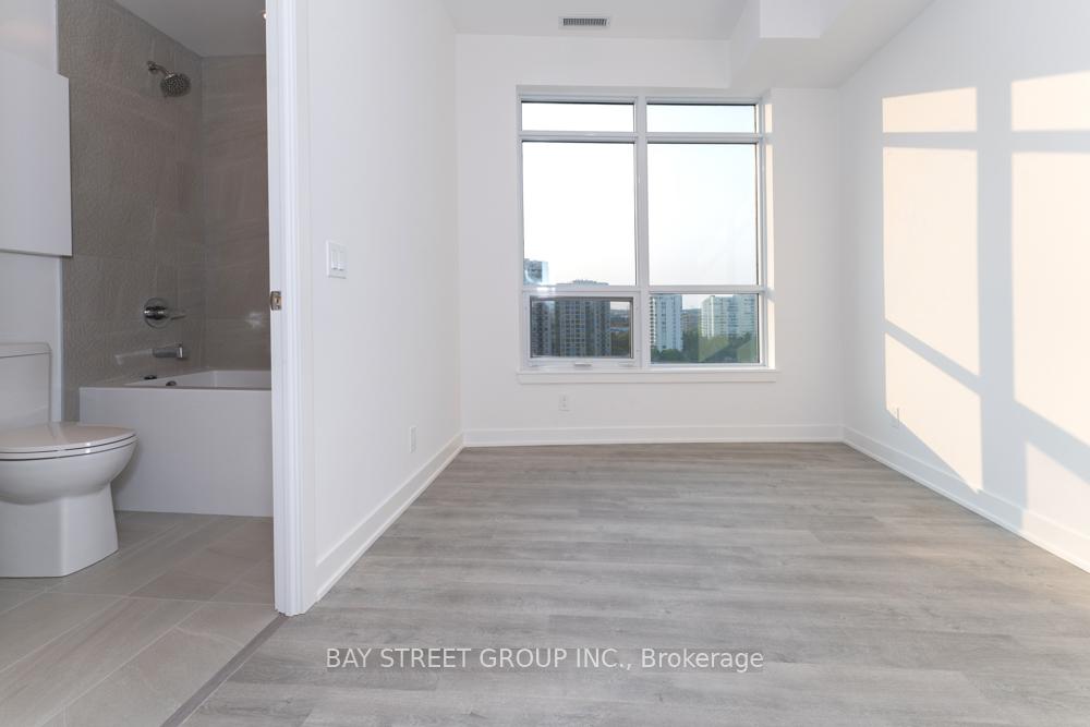 Photo 17 of Unit 1005 B, 50 Upper Mall Way, Vaughan, Brownridge — HOMEH