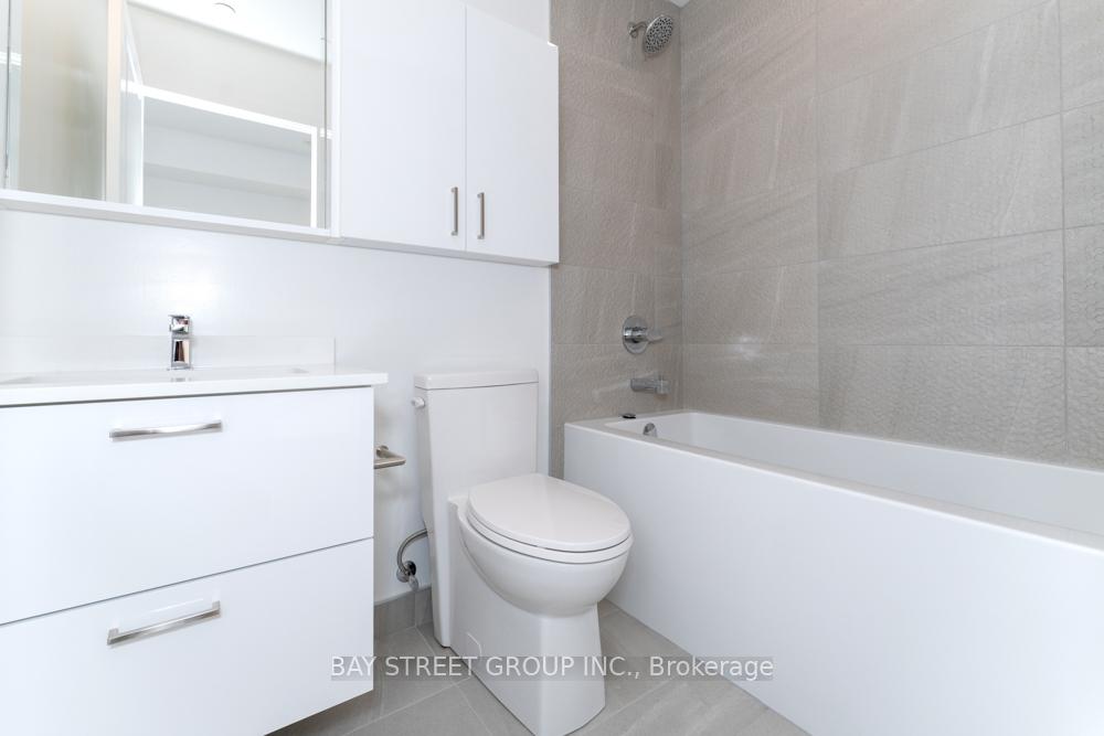 Photo 19 of Unit 1005 B, 50 Upper Mall Way, Vaughan, Brownridge — HOMEH