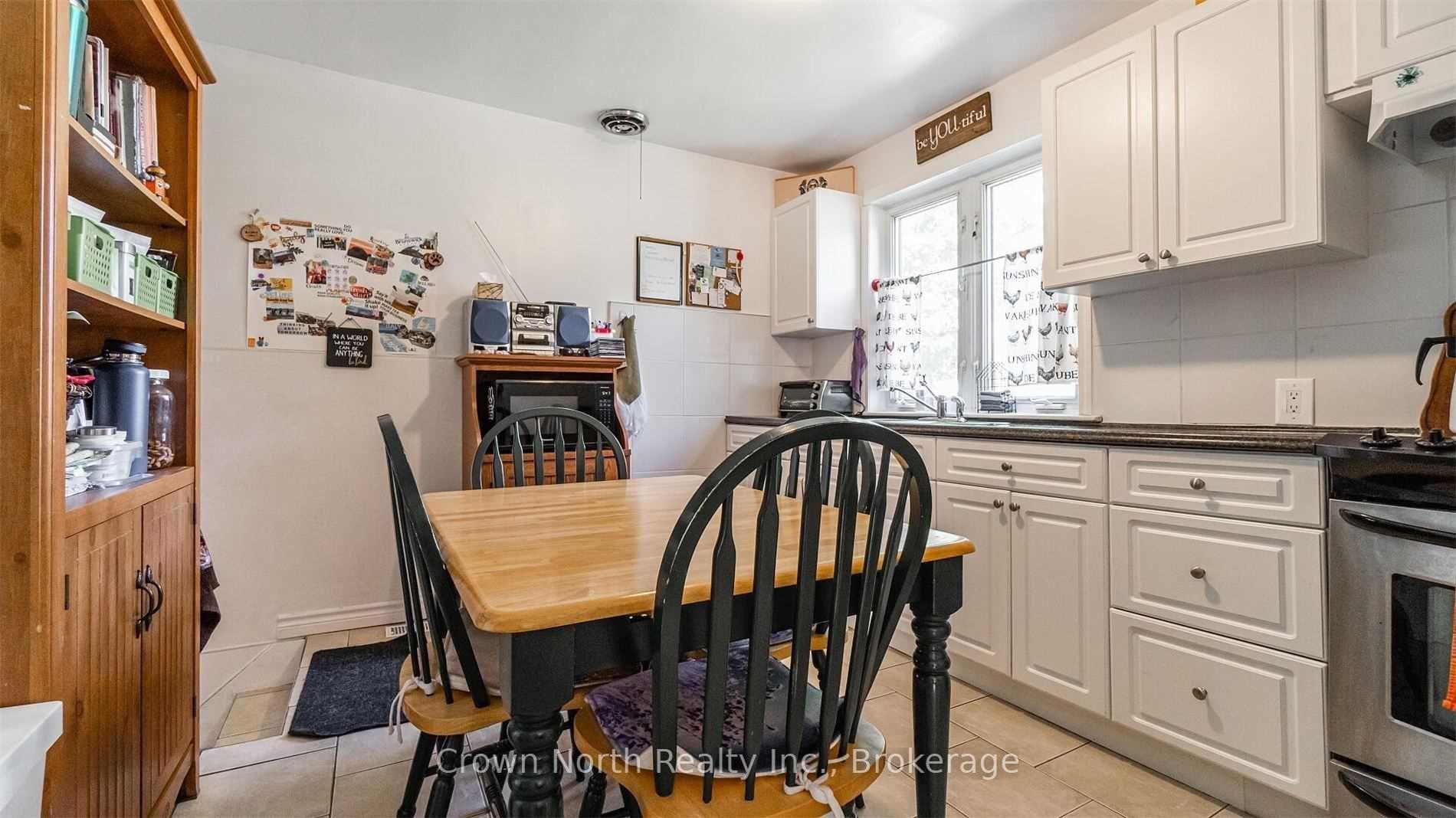 Photo 10 of 196 Blucher Street, Kitchener, Mount Hope Huron Park — HOMEH