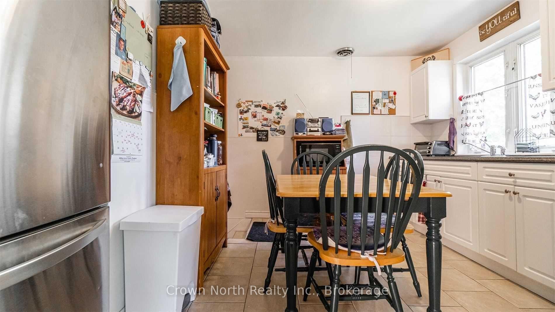 Photo 11 of 196 Blucher Street, Kitchener, Mount Hope Huron Park — HOMEH
