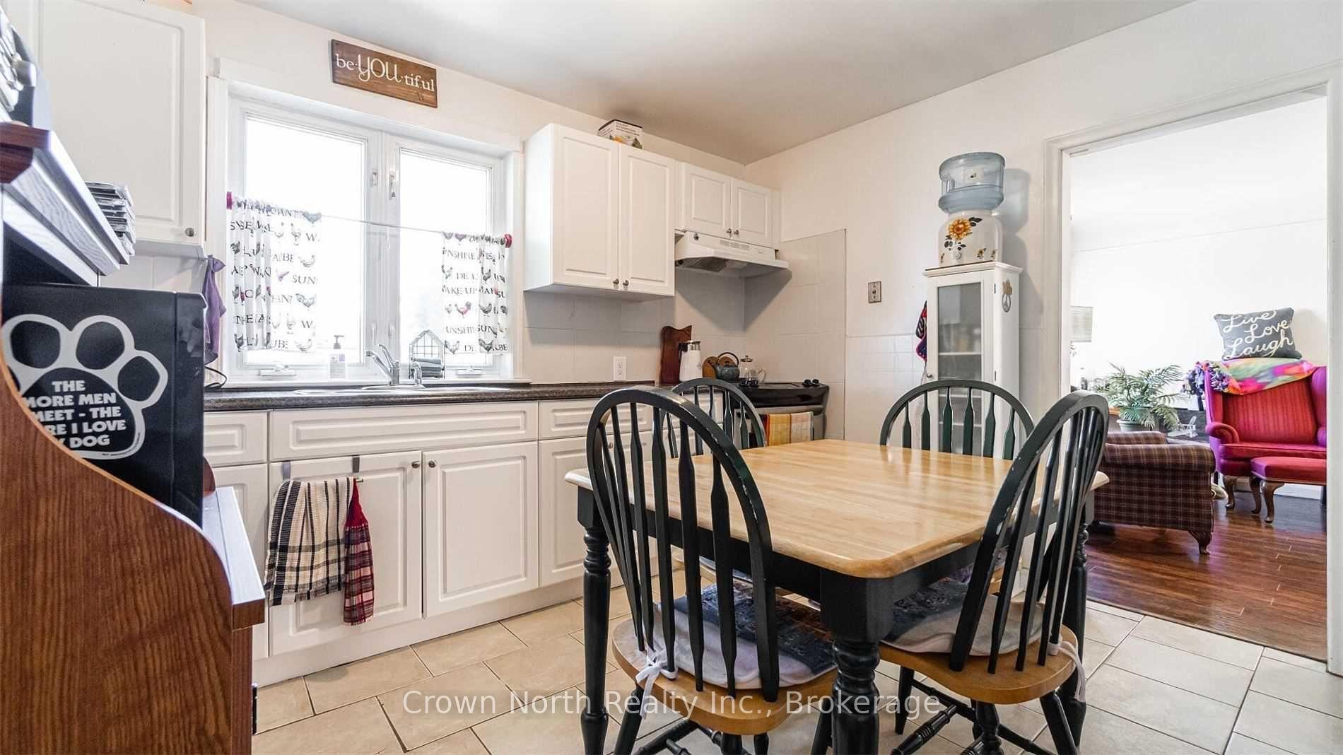 Photo 12 of 196 Blucher Street, Kitchener, Mount Hope Huron Park — HOMEH