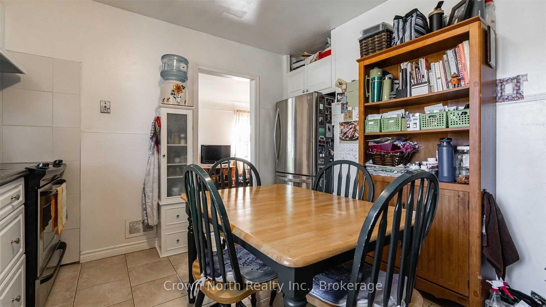 Photo 14 of 196 Blucher Street, Kitchener, Mount Hope Huron Park — HOMEH