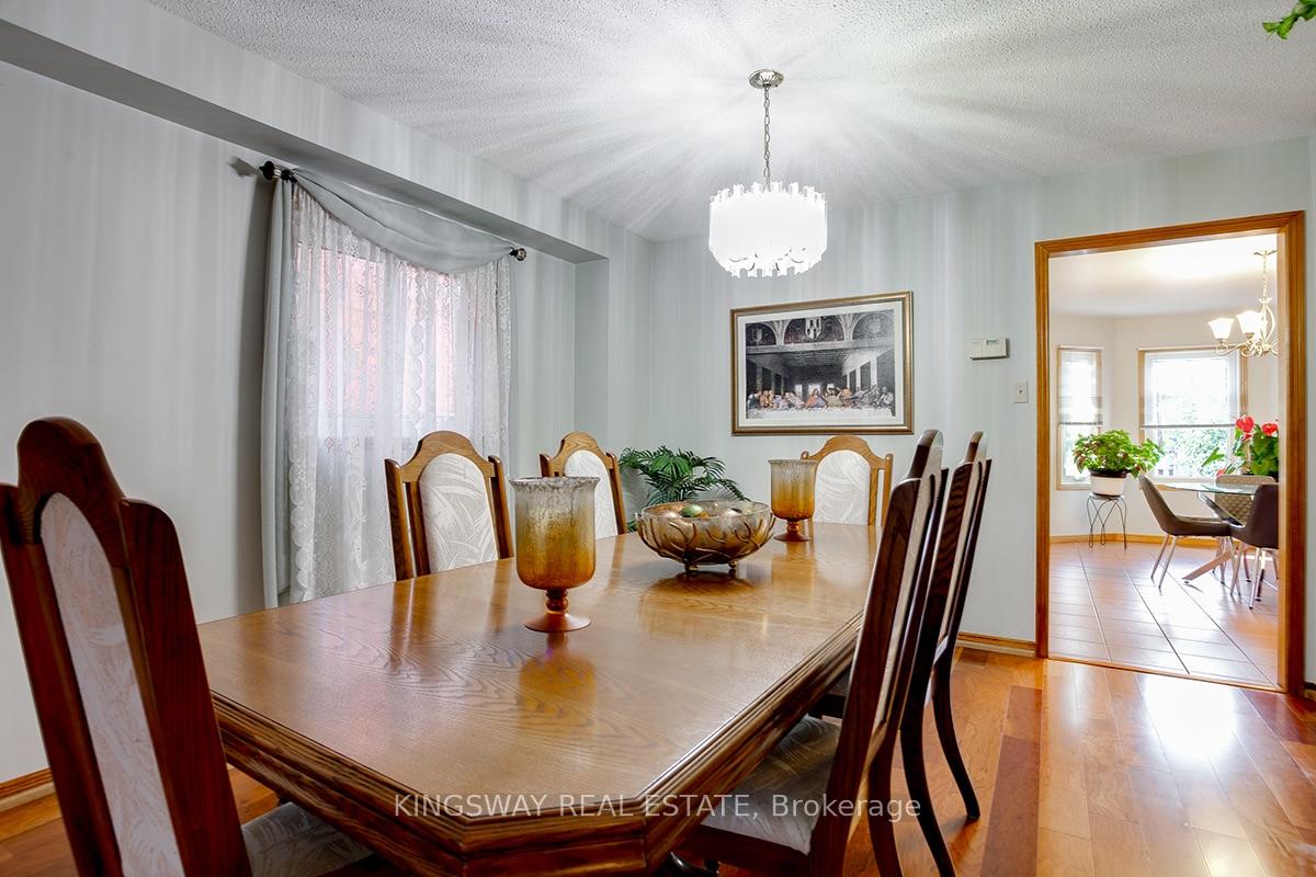 Photo 9 of 407 Glenashton Drive, Oakville, Wedgewood Creek — HOMEH