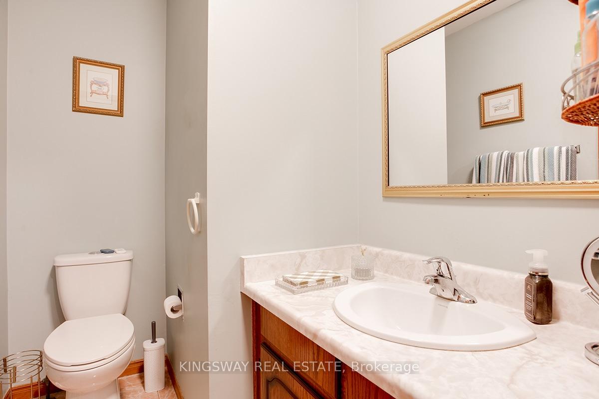 Photo 19 of 407 Glenashton Drive, Oakville, Wedgewood Creek — HOMEH