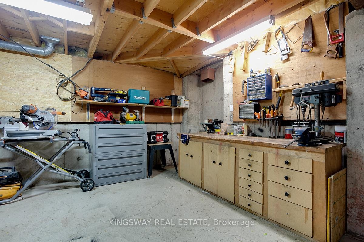 Photo 35 of 407 Glenashton Drive, Oakville, Wedgewood Creek — HOMEH