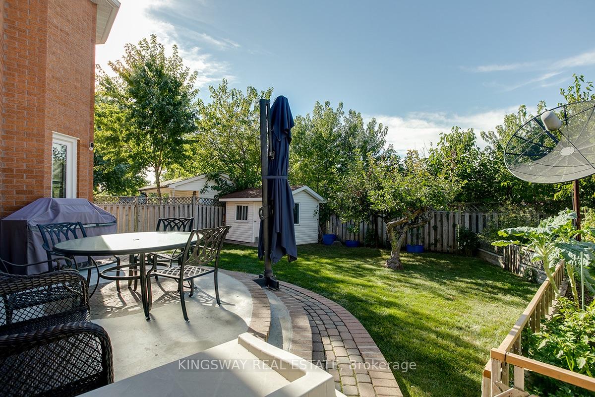 Photo 37 of 407 Glenashton Drive, Oakville, Wedgewood Creek — HOMEH