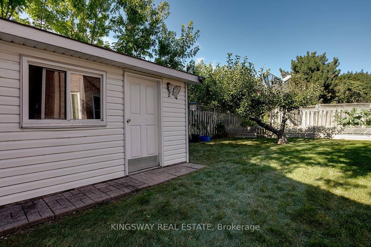 Photo 39 of 407 Glenashton Drive, Oakville, Wedgewood Creek — HOMEH