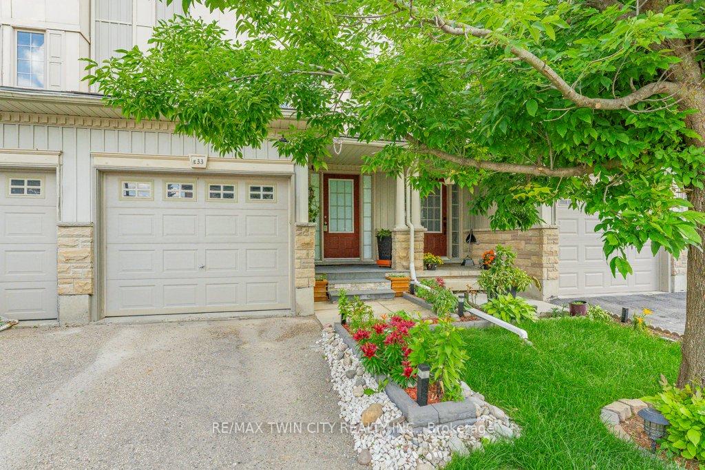 Photo 3 of Unit E33, 110 Activa Avenue, Kitchener, Larentian West — HOMEH