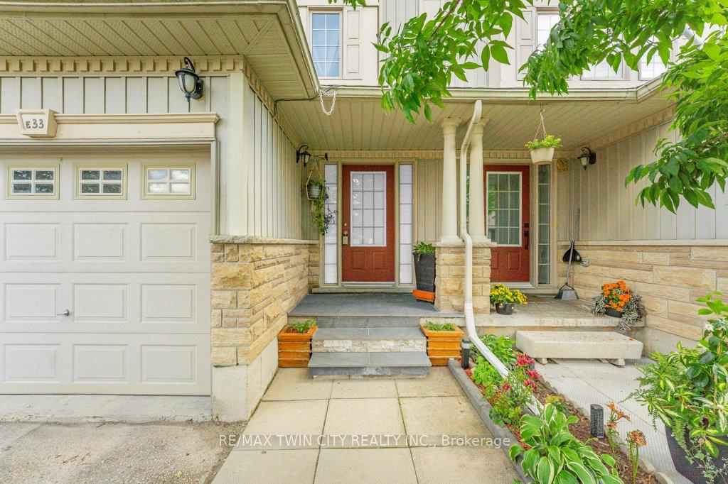 Photo 4 of Unit E33, 110 Activa Avenue, Kitchener, Larentian West — HOMEH