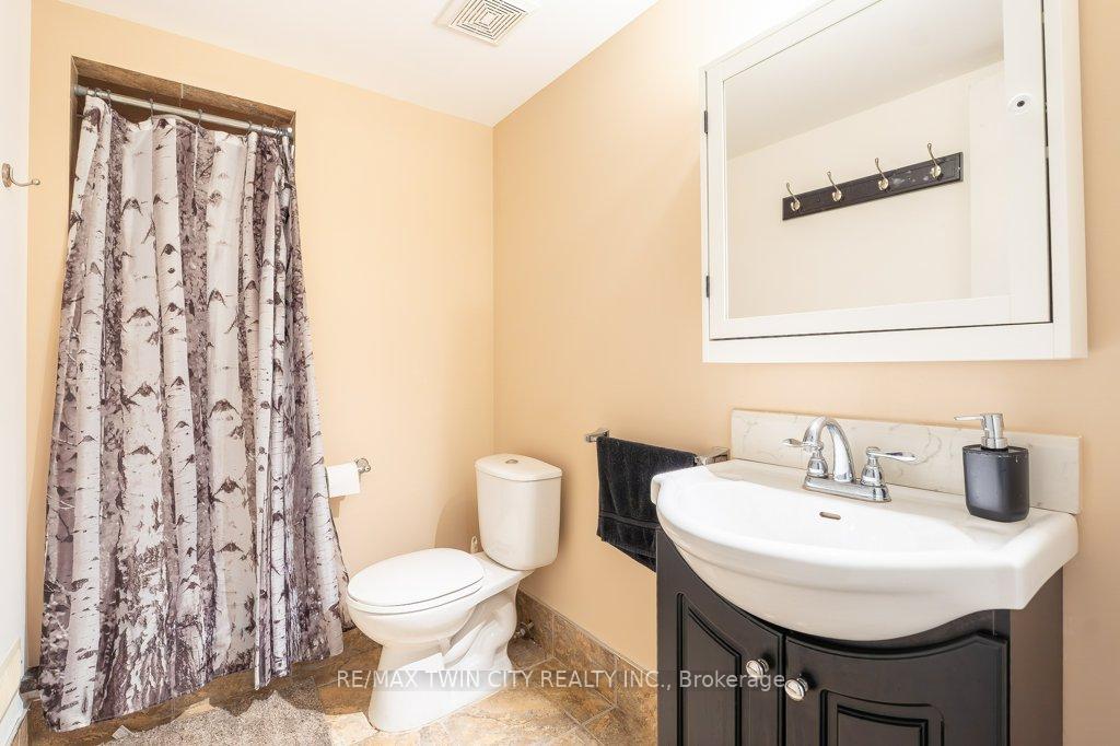 Photo 8 of Unit E33, 110 Activa Avenue, Kitchener, Larentian West — HOMEH