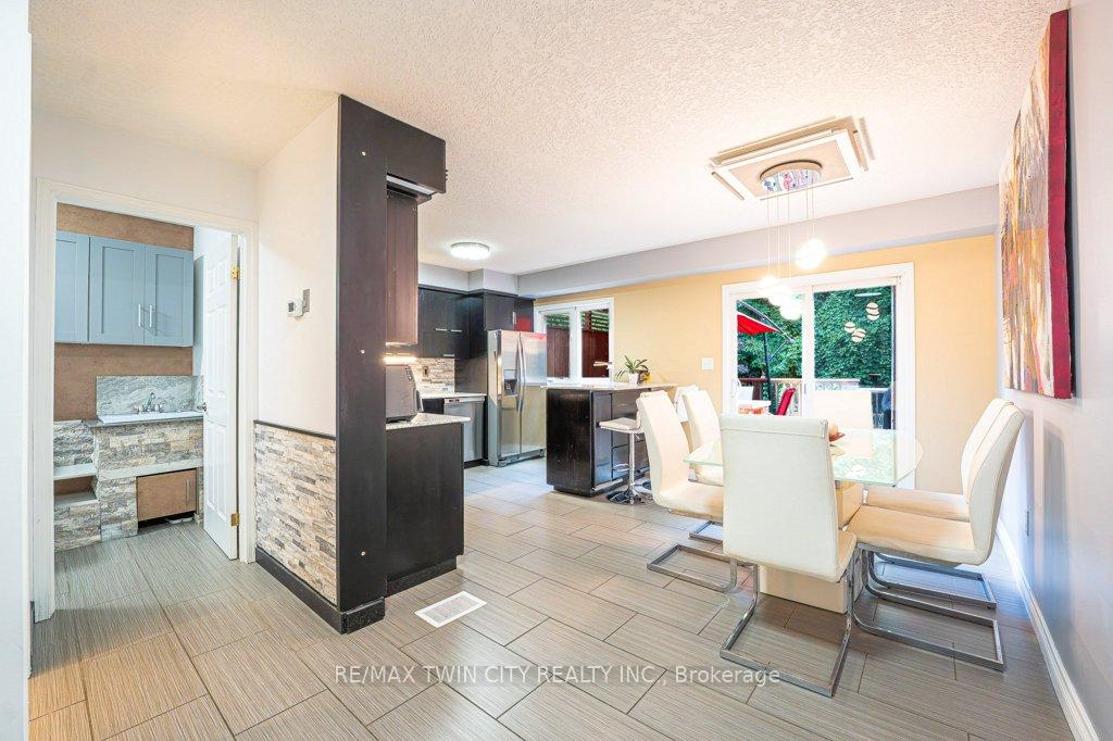 Photo 12 of Unit E33, 110 Activa Avenue, Kitchener, Larentian West — HOMEH