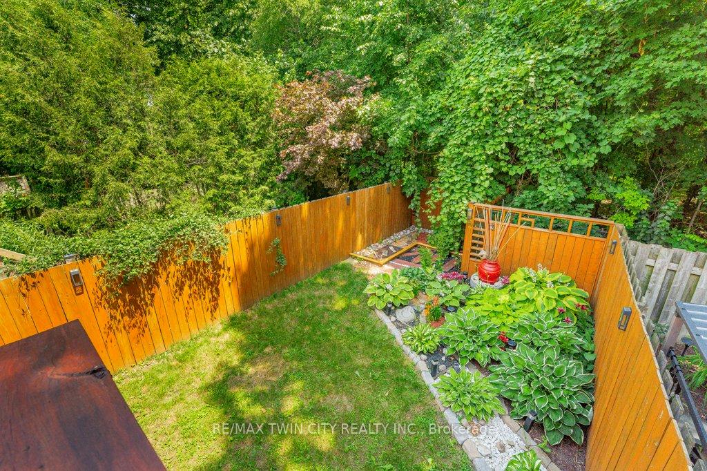 Photo 29 of Unit E33, 110 Activa Avenue, Kitchener, Larentian West — HOMEH