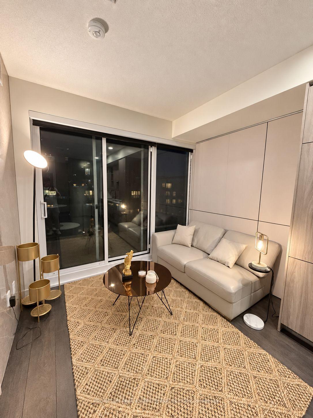 Photo 6 of Unit 907, 85 McMahon Drive, North York, Bayview Village — HOMEH