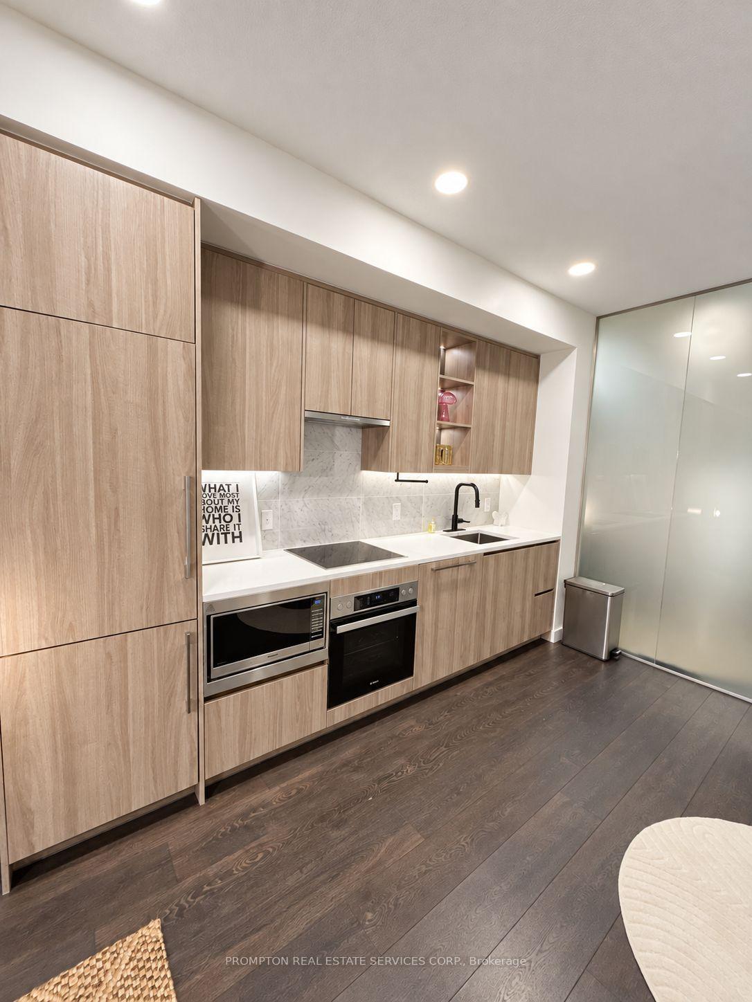 Photo 9 of Unit 907, 85 McMahon Drive, North York, Bayview Village — HOMEH