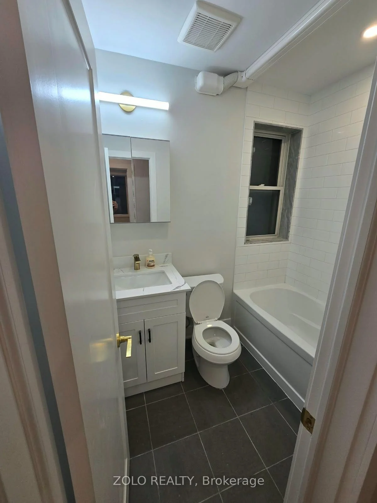 Photo 5 of Unit #2, 3525 Bathurst Street N, Toronto, Bedford Park-Nortown — HOMEH
