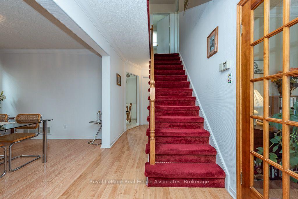 Photo 8 of 4 Nuttall Street, Brampton, Westgate — HOMEH