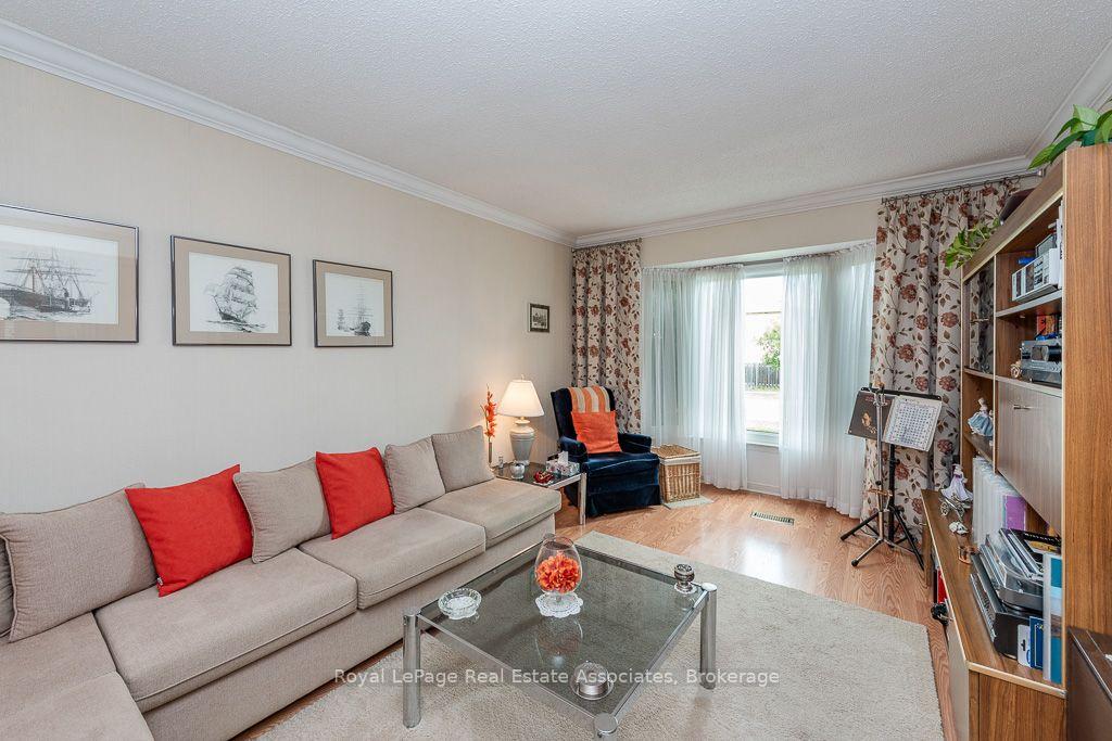 Photo 9 of 4 Nuttall Street, Brampton, Westgate — HOMEH