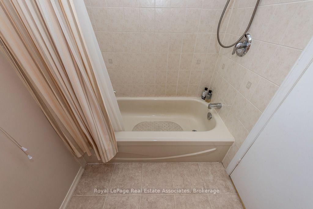 Photo 19 of 4 Nuttall Street, Brampton, Westgate — HOMEH