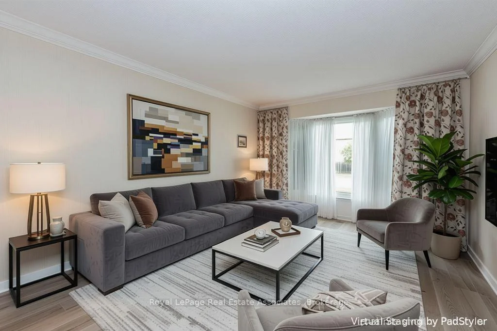 Photo 10 of 4 Nuttall Street, Brampton, Westgate — HOMEH