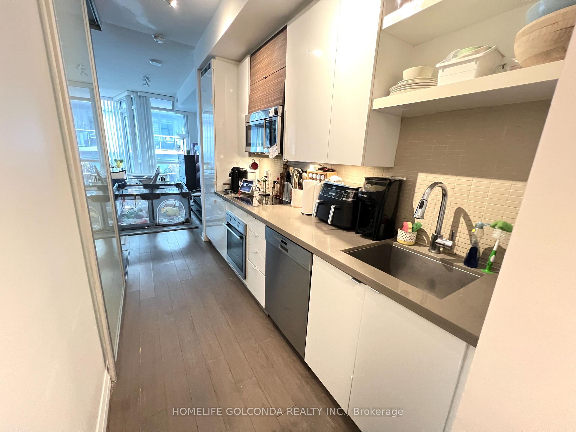 Photo 2 of Unit 710, 60 Annie Craig Drive, Etobicoke, Mimico — HOMEH