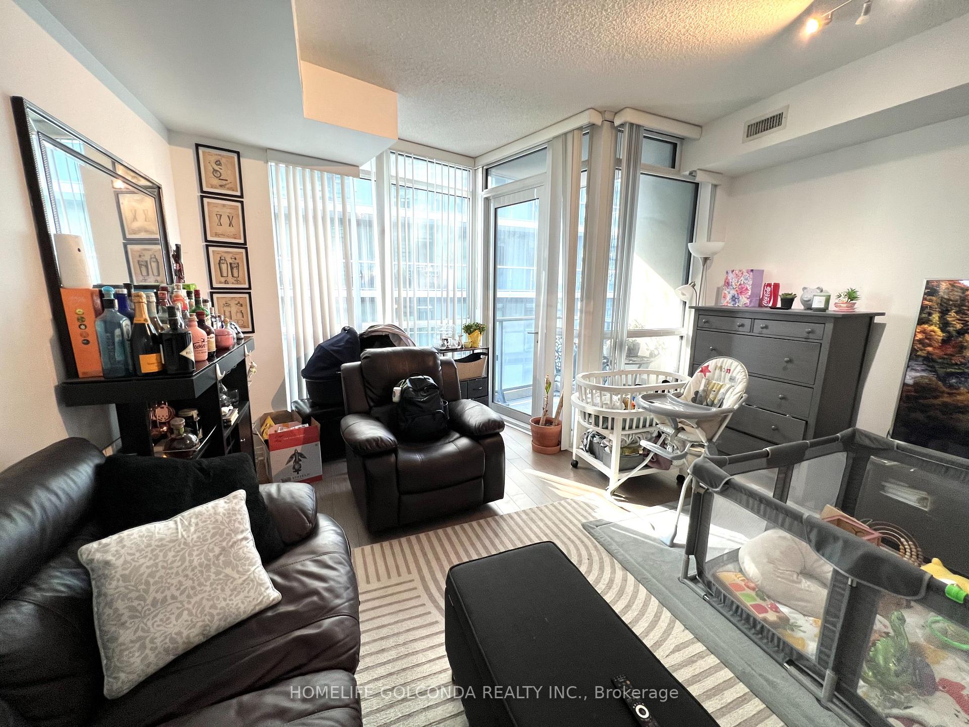 Photo 4 of Unit 710, 60 Annie Craig Drive, Etobicoke, Mimico — HOMEH