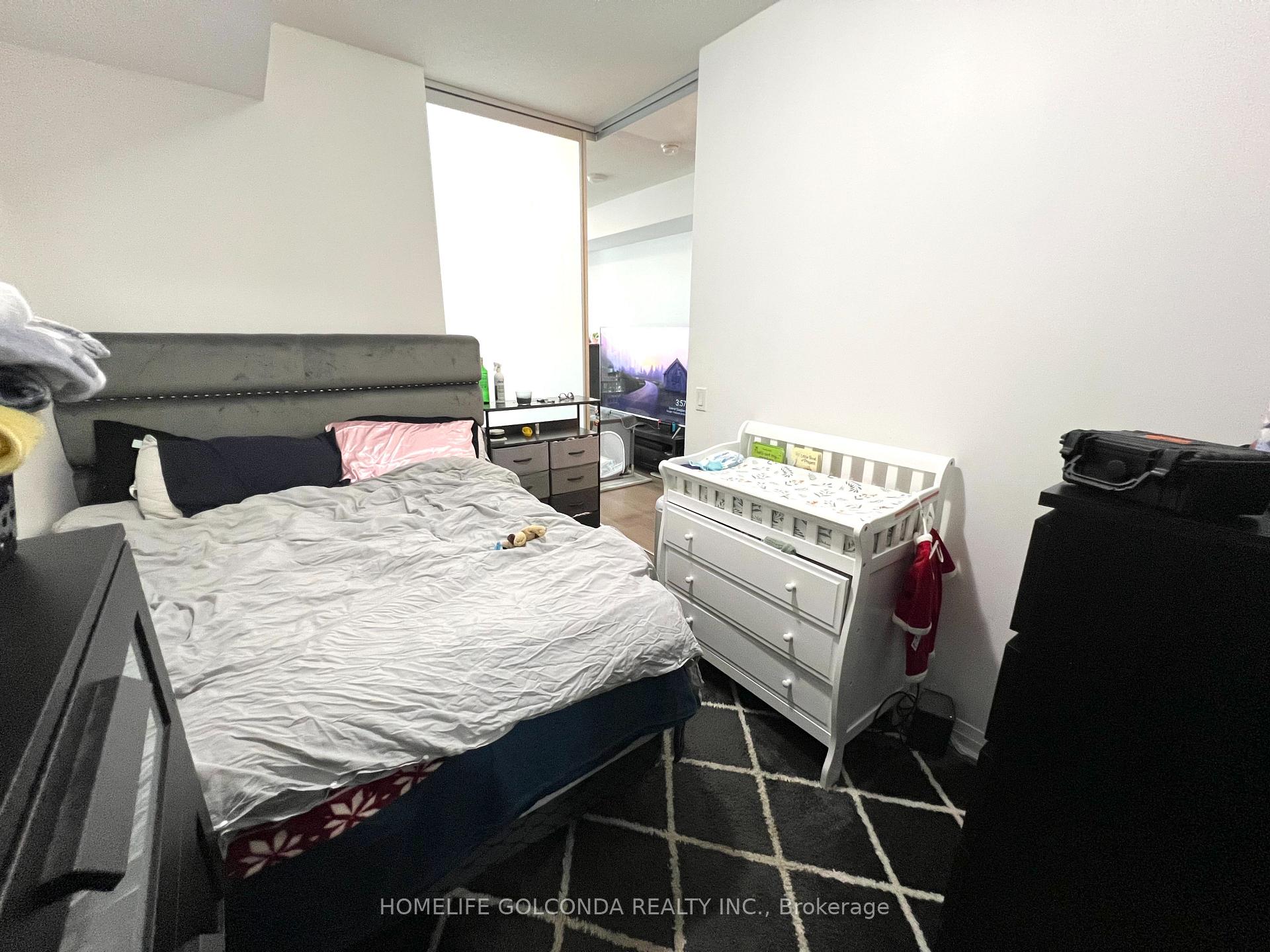 Photo 5 of Unit 710, 60 Annie Craig Drive, Etobicoke, Mimico — HOMEH