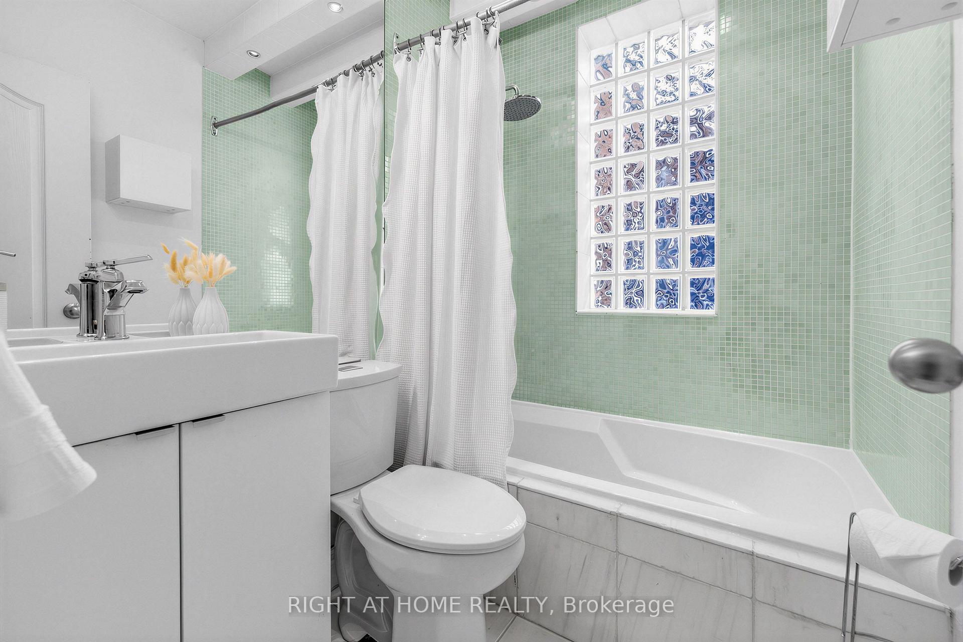 Photo 14 of 117 Concord Avenue, Toronto, Palmerston-Little Italy — HOMEH
