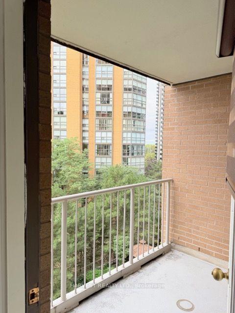 Photo 10 of Unit 710, 100 Upper Madison Avenue, North York, Lansing-Westgate — HOMEH