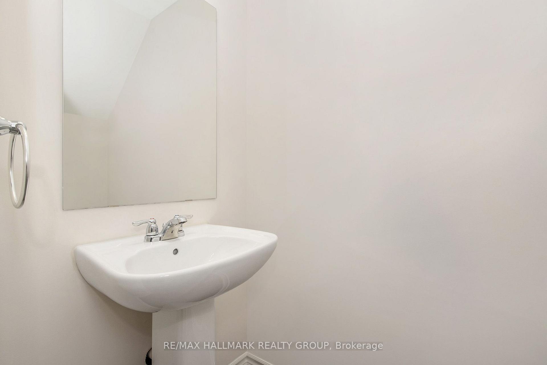 Photo 9 of 300 Zenith Private, Ottawa, Barrhaven - Half Moon Bay — HOMEH