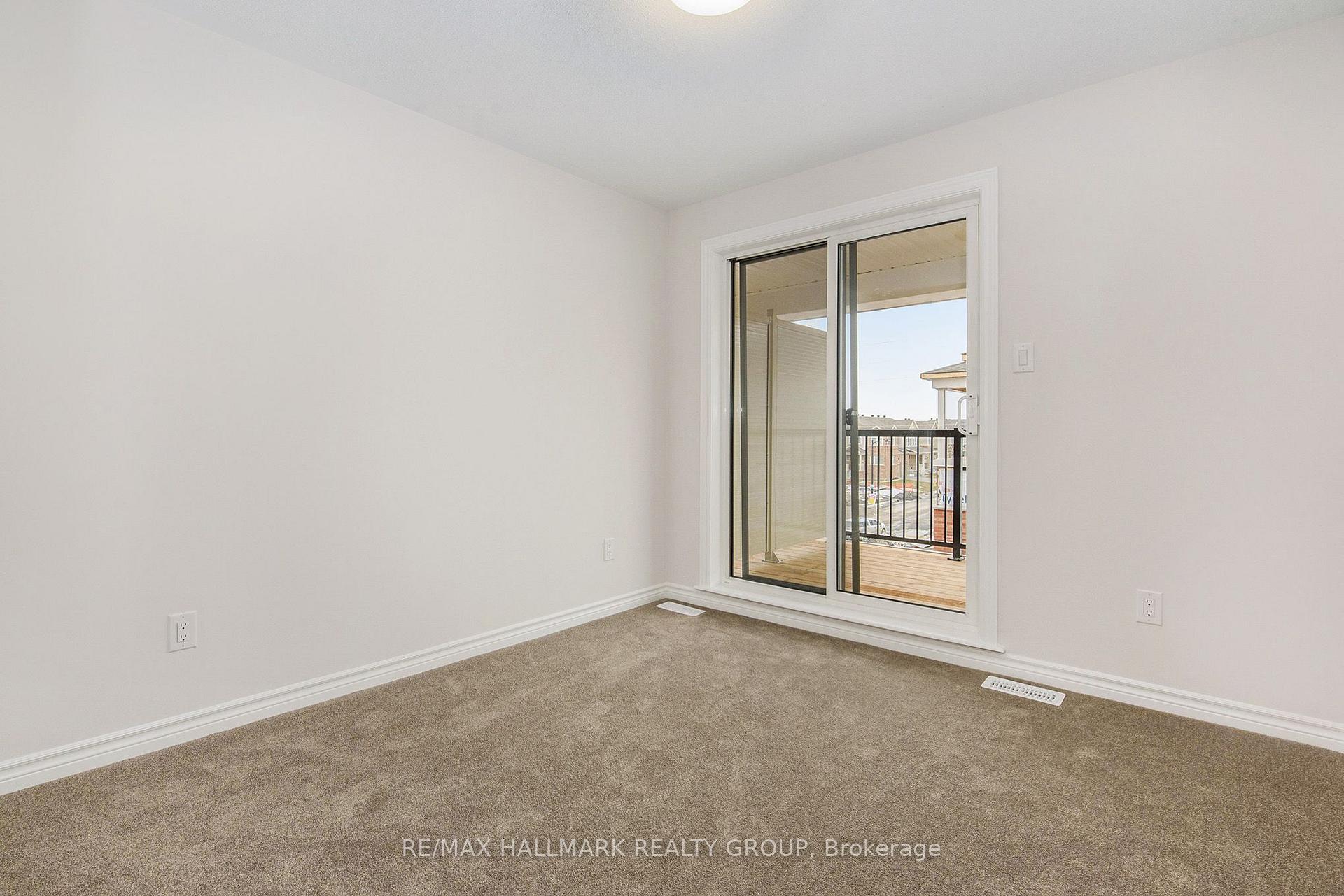 Photo 10 of 300 Zenith Private, Ottawa, Barrhaven - Half Moon Bay — HOMEH