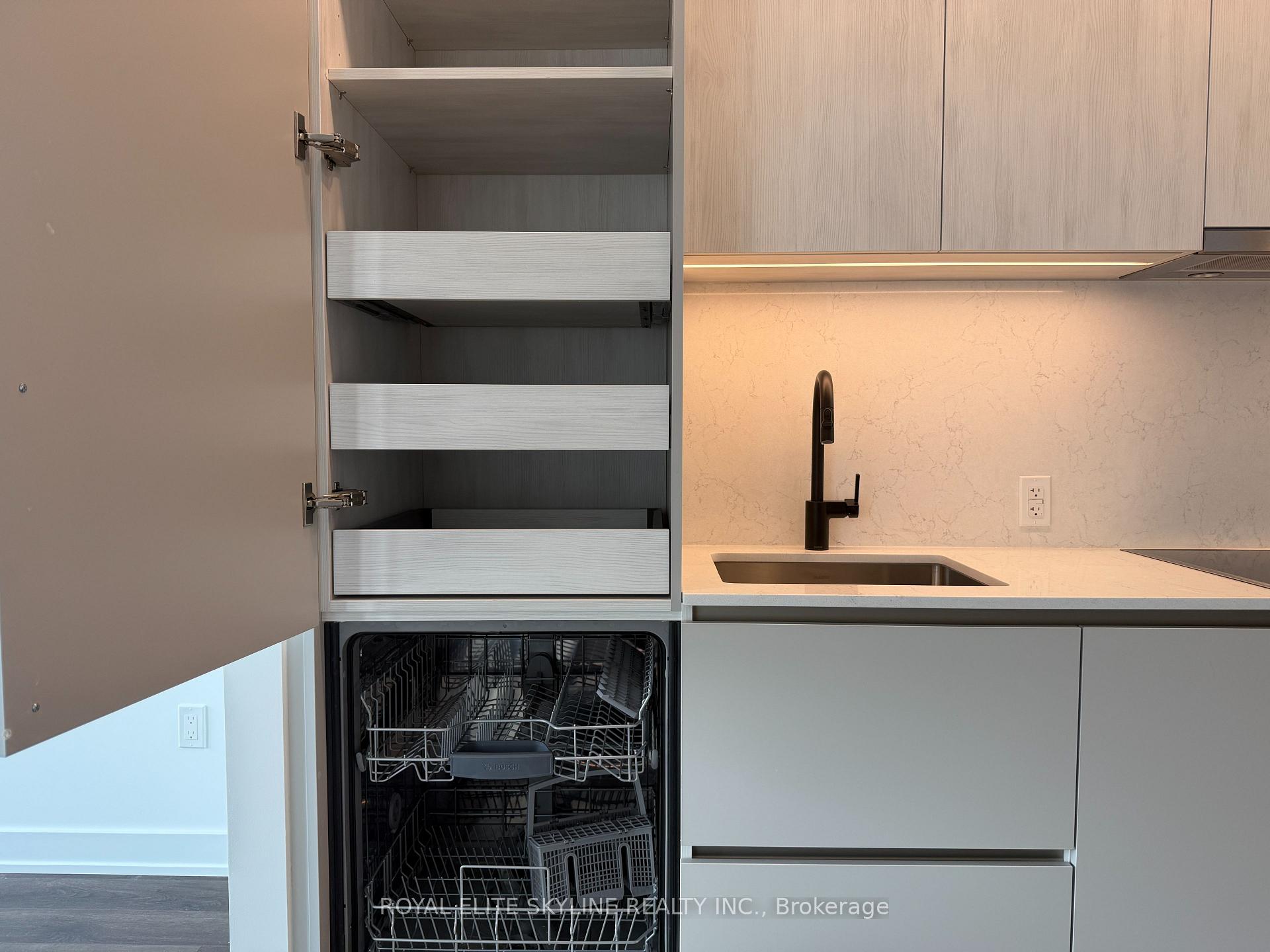 Photo 8 of Unit 4801, 609 Sherbourne Street, Toronto, North St. James Town — HOMEH