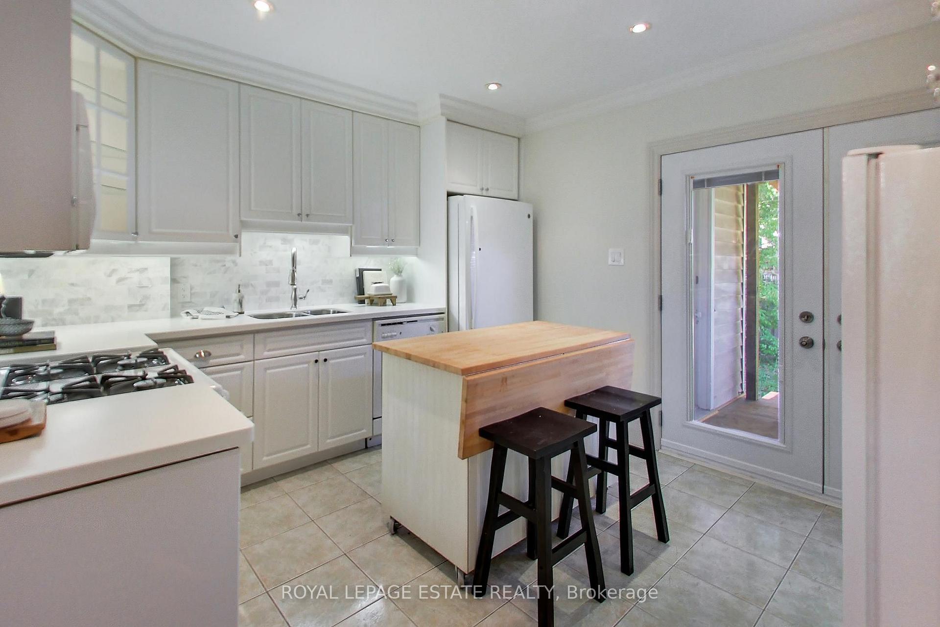 Photo 9 of 20 Stephenson Avenue, Toronto, East End-Danforth — HOMEH