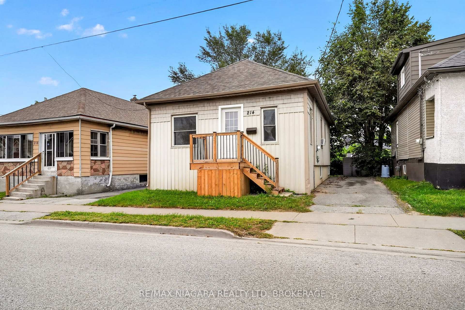 Photo 2 of 214 Niagara Street, St. Catharines, Facer — HOMEH