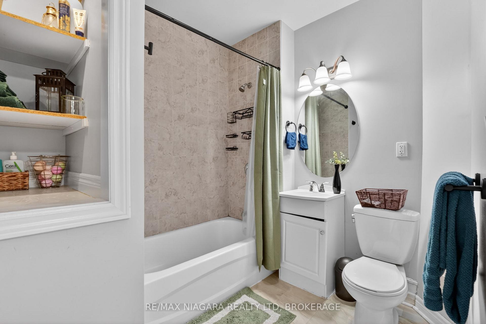 Photo 13 of 214 Niagara Street, St. Catharines, Facer — HOMEH