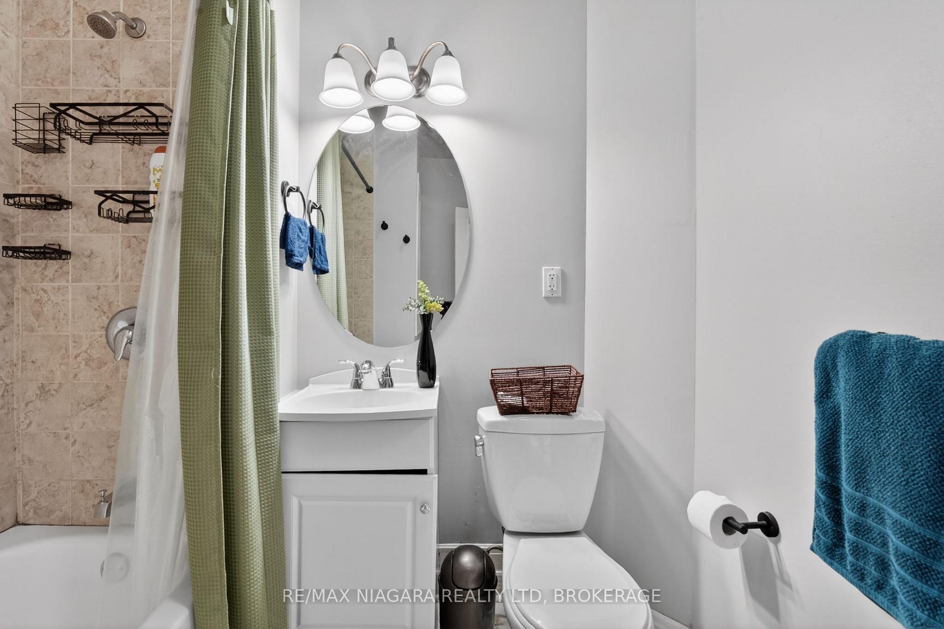 Photo 14 of 214 Niagara Street, St. Catharines, Facer — HOMEH