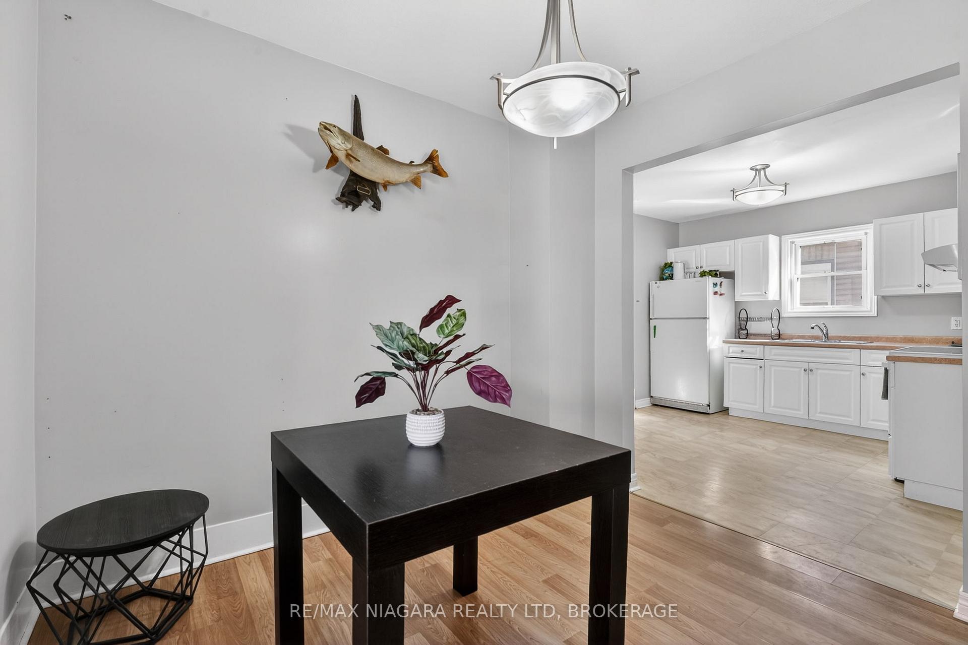 Photo 16 of 214 Niagara Street, St. Catharines, Facer — HOMEH
