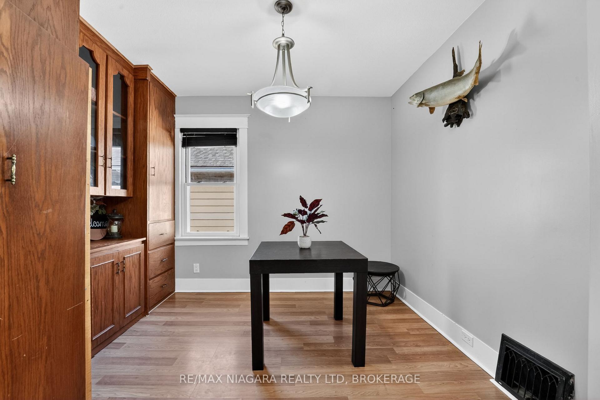 Photo 17 of 214 Niagara Street, St. Catharines, Facer — HOMEH
