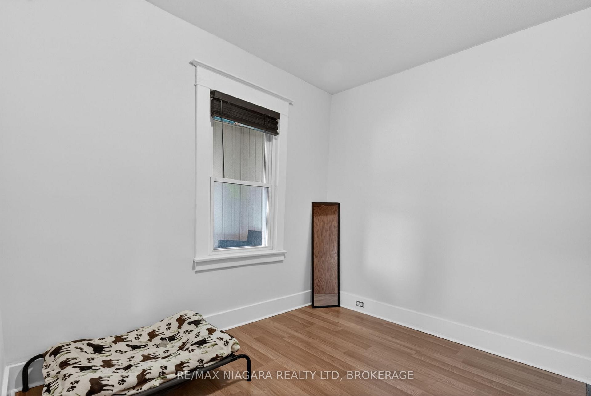 Photo 19 of 214 Niagara Street, St. Catharines, Facer — HOMEH