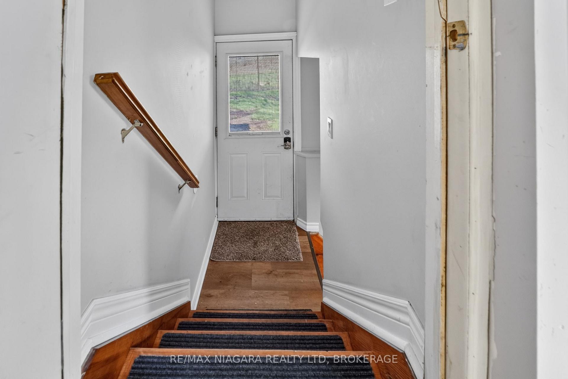 Photo 21 of 214 Niagara Street, St. Catharines, Facer — HOMEH