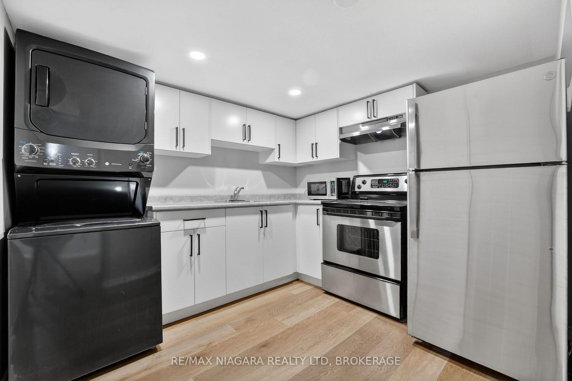 Photo 25 of 214 Niagara Street, St. Catharines, Facer — HOMEH