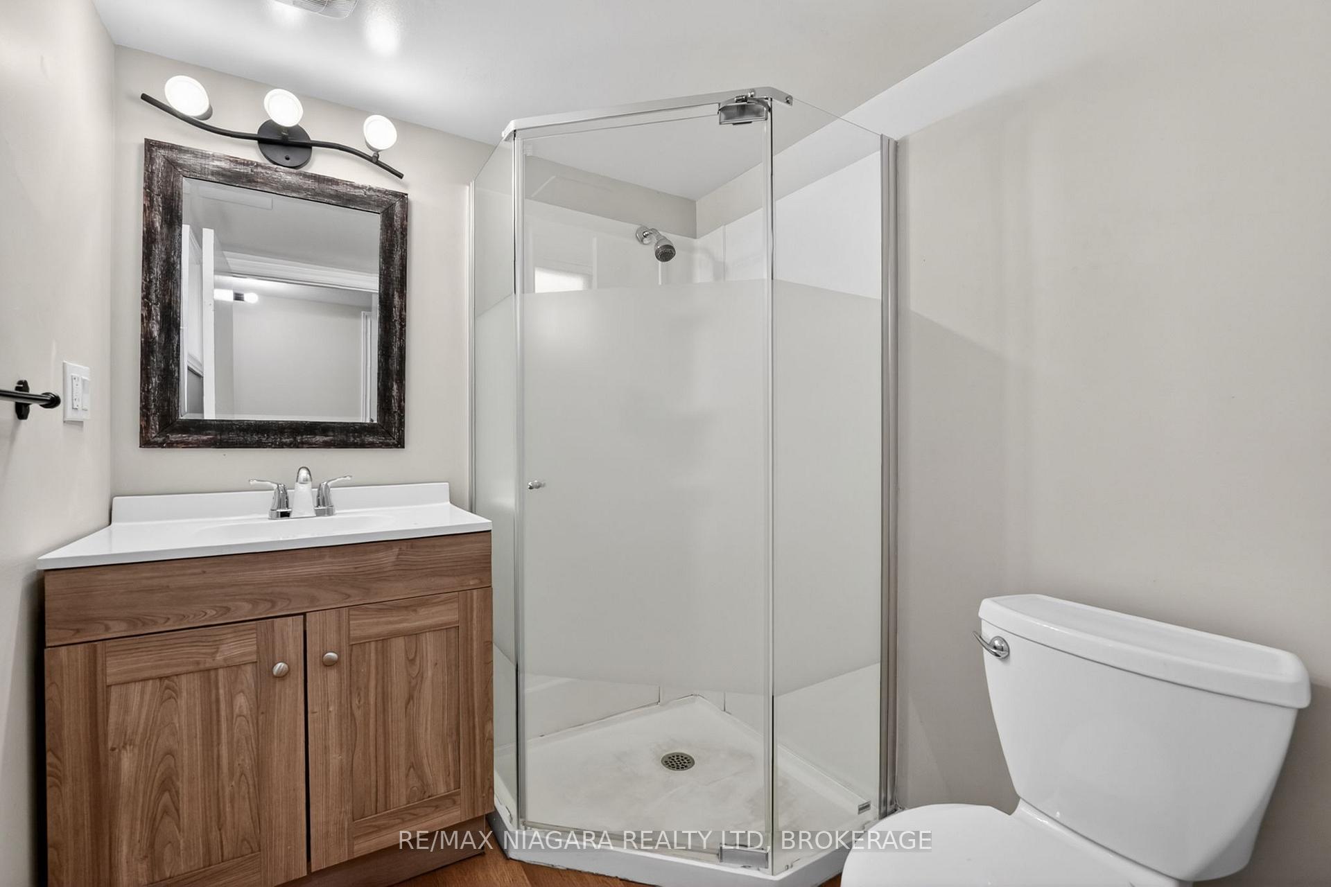 Photo 27 of 214 Niagara Street, St. Catharines, Facer — HOMEH