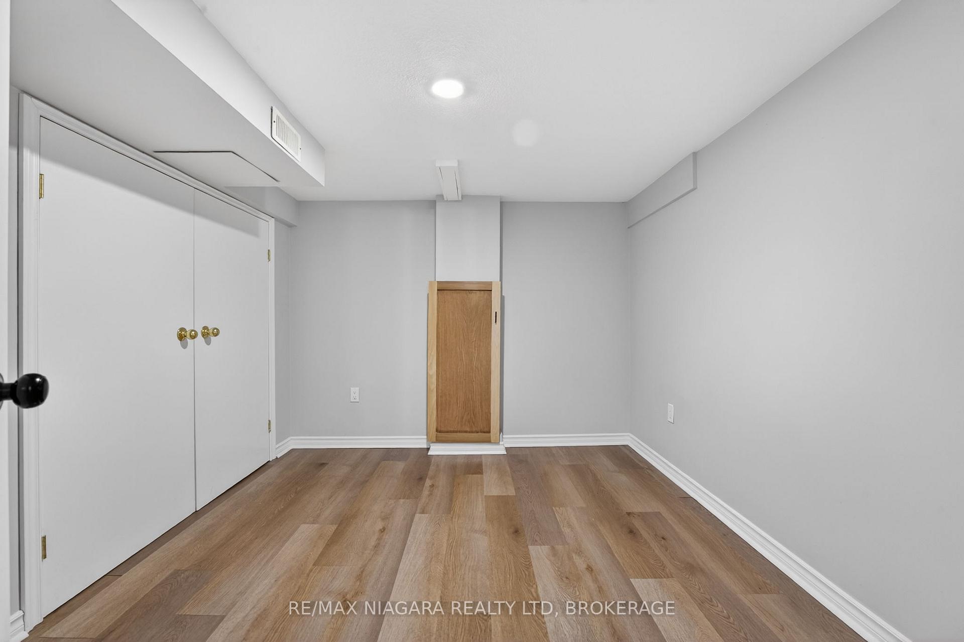 Photo 29 of 214 Niagara Street, St. Catharines, Facer — HOMEH