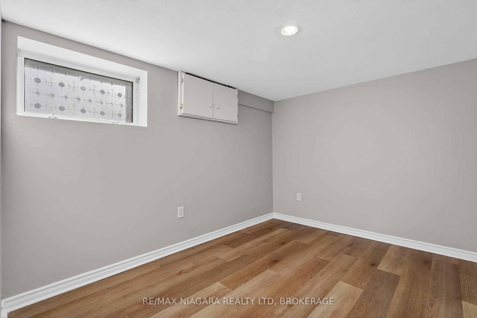 Photo 31 of 214 Niagara Street, St. Catharines, Facer — HOMEH