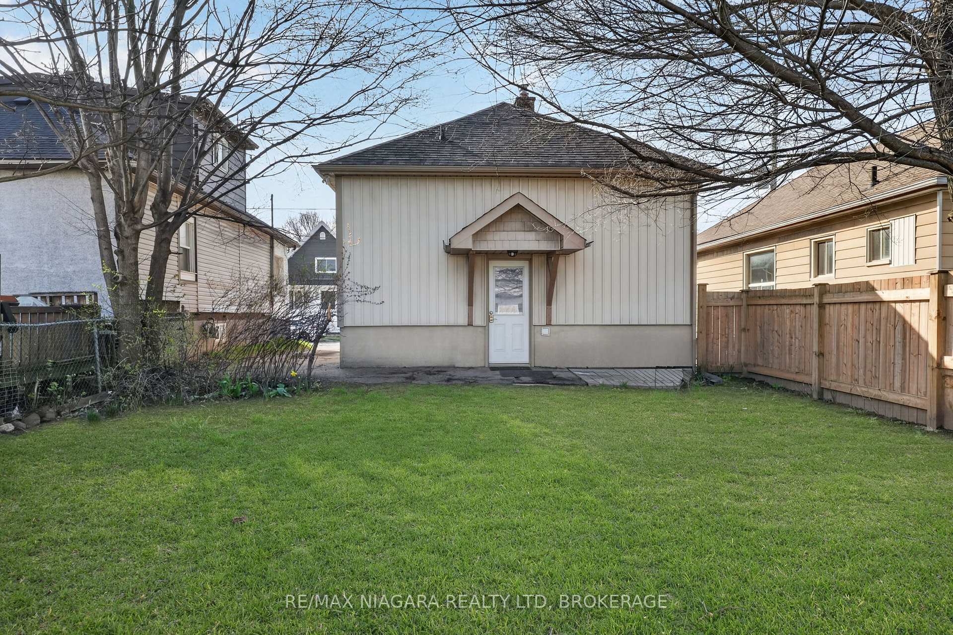 Photo 39 of 214 Niagara Street, St. Catharines, Facer — HOMEH