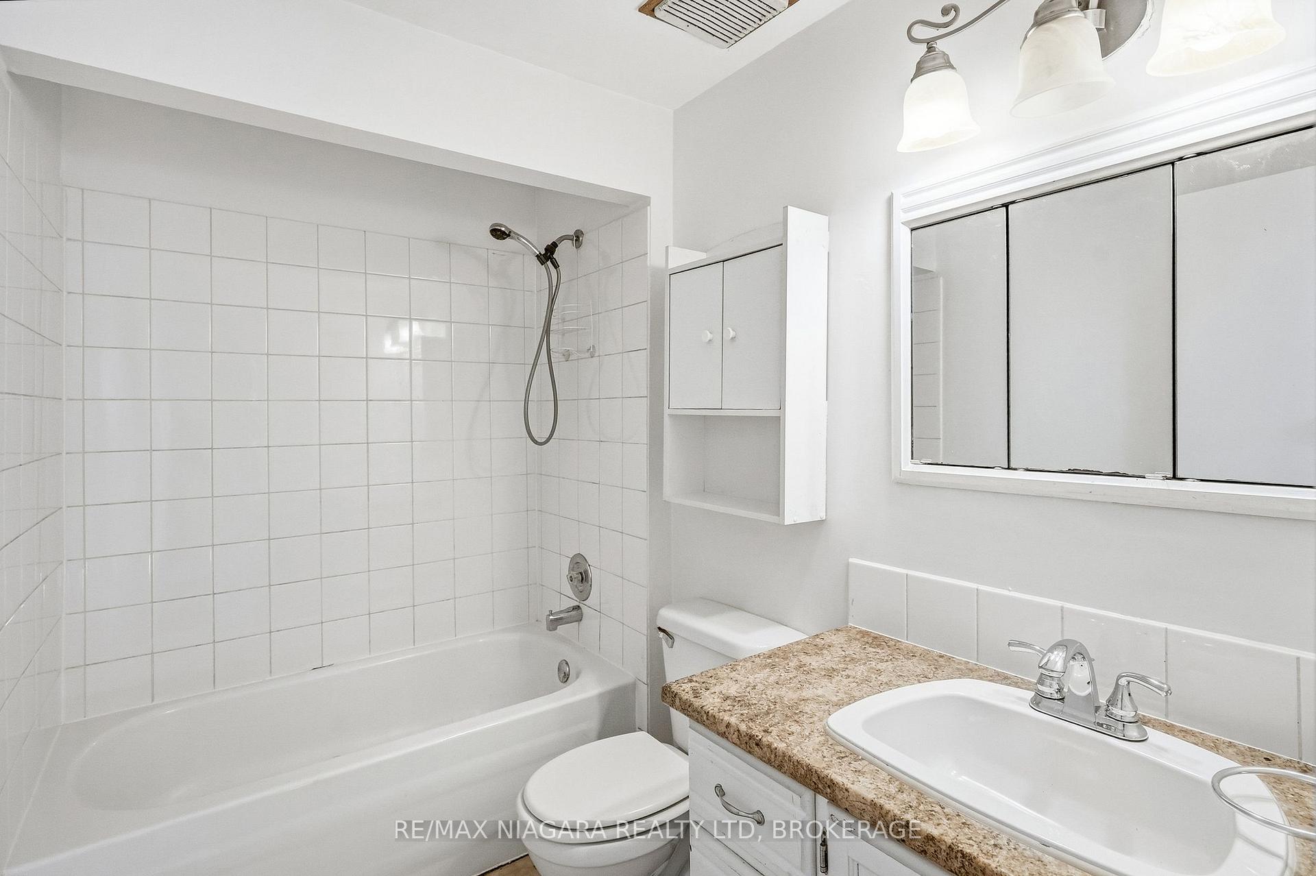 Photo 28 of 6916 Dolphin Street, Niagara Falls, Morrison — HOMEH