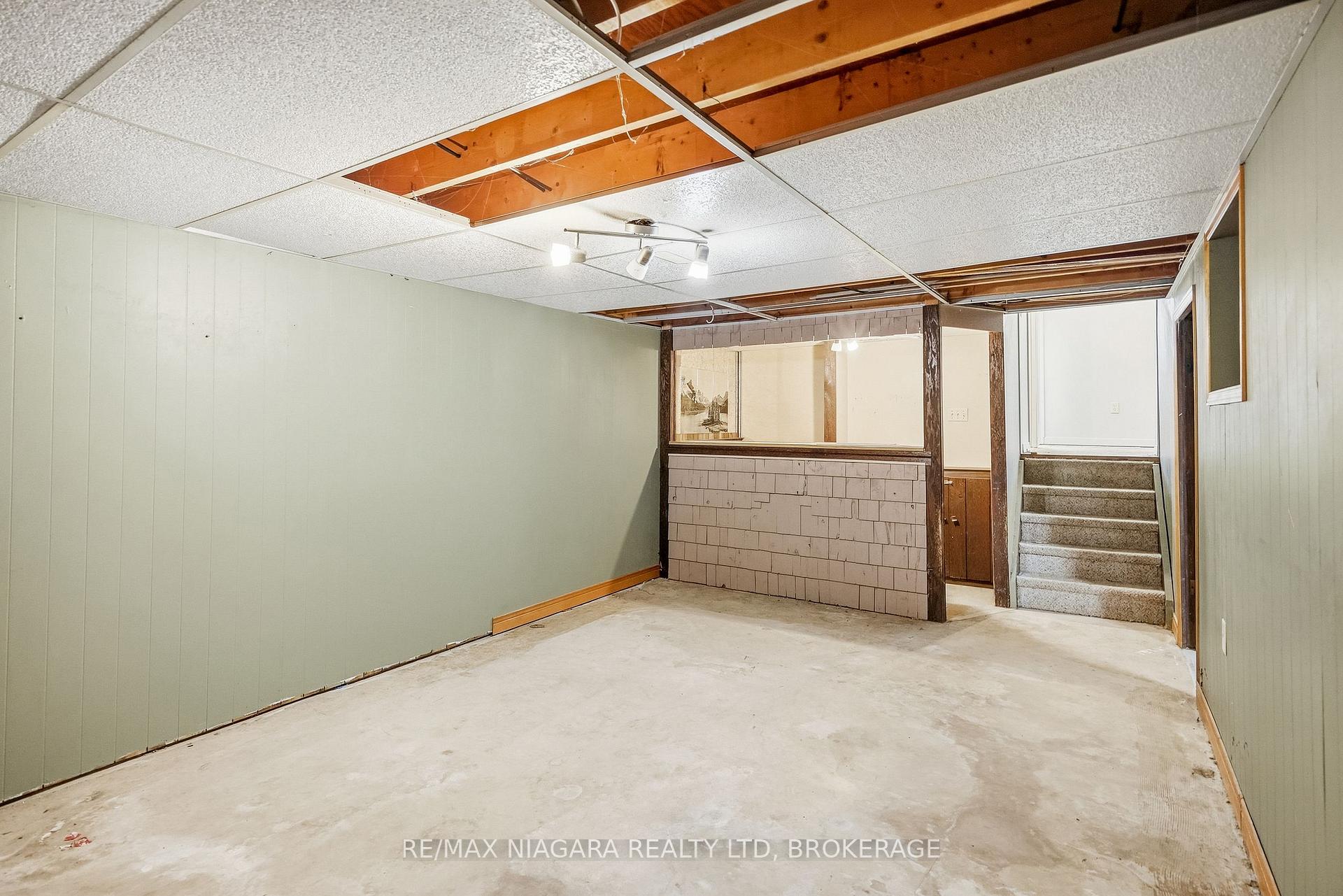 Photo 30 of 6916 Dolphin Street, Niagara Falls, Morrison — HOMEH