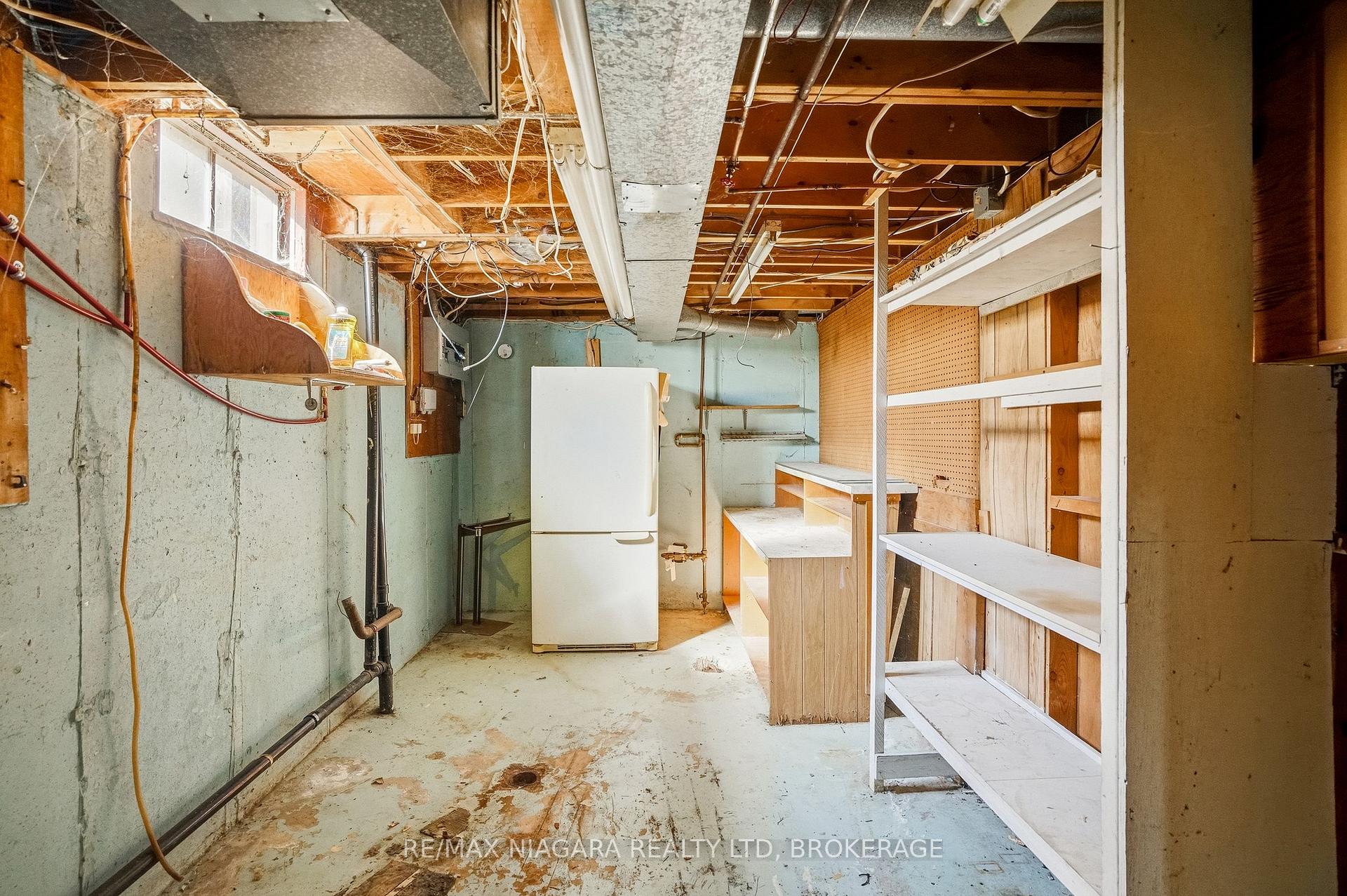 Photo 34 of 6916 Dolphin Street, Niagara Falls, Morrison — HOMEH
