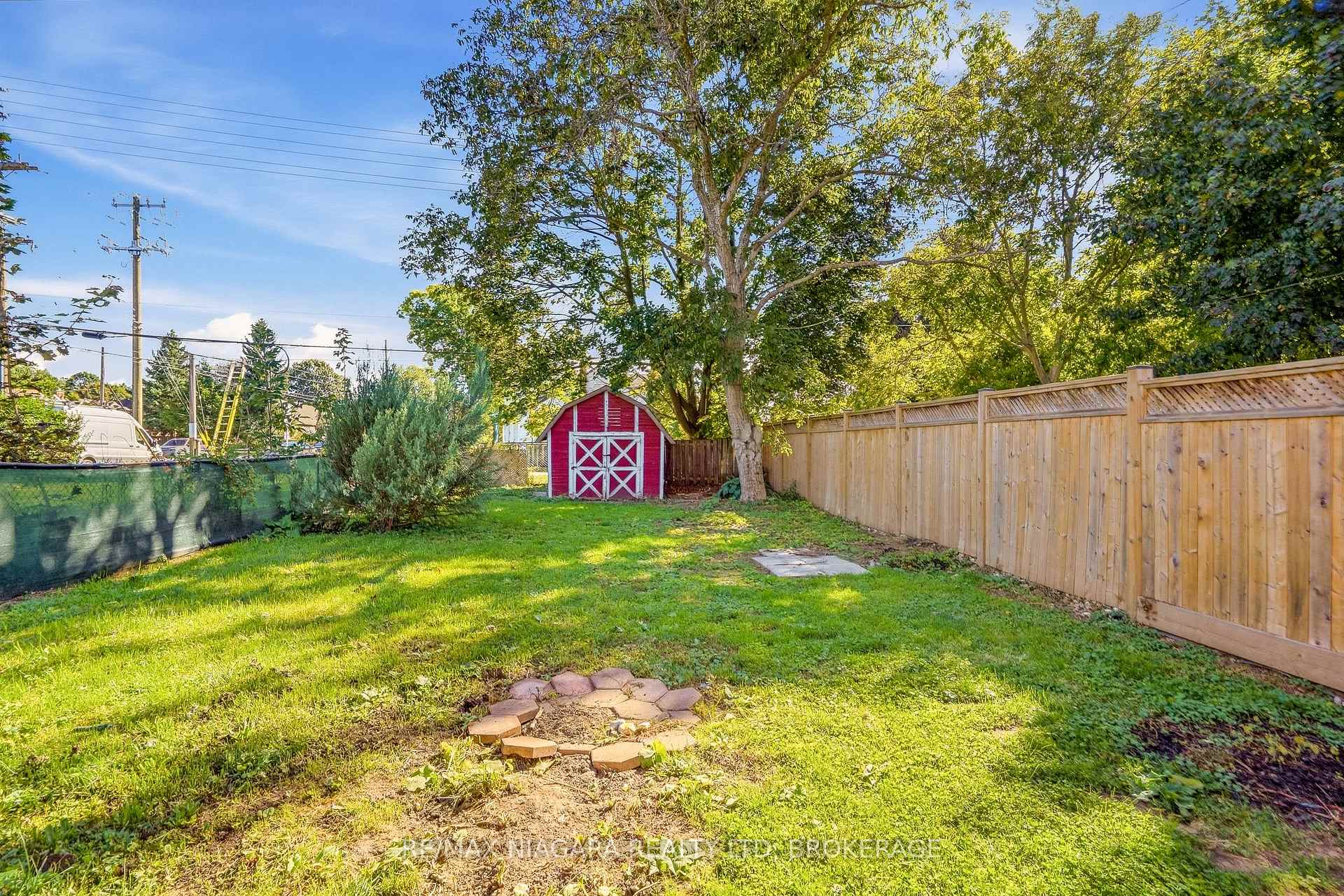 Photo 37 of 6916 Dolphin Street, Niagara Falls, Morrison — HOMEH